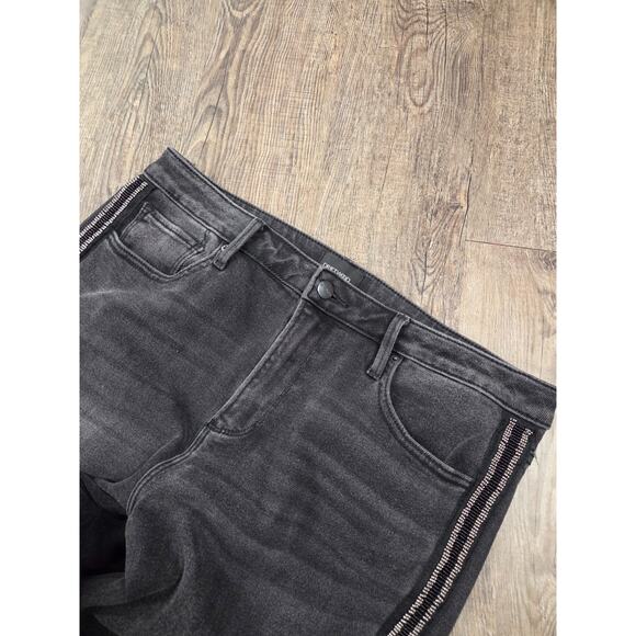 Driftwood Wyatt Flare Black Wash Beaded Trim Stretch Jeans Size 32x33 Long Tall - Picture 3 of 6